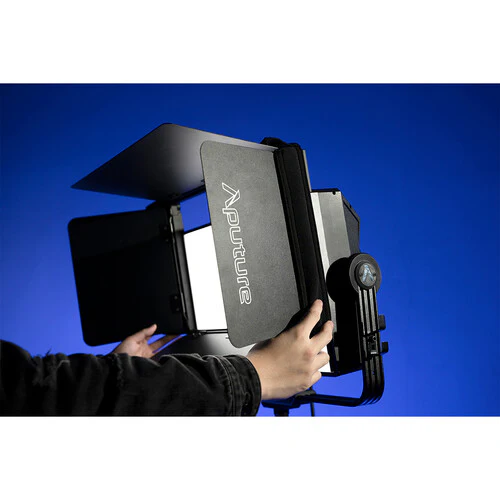 Aputure Nova P300C Barn Doors - Image 7