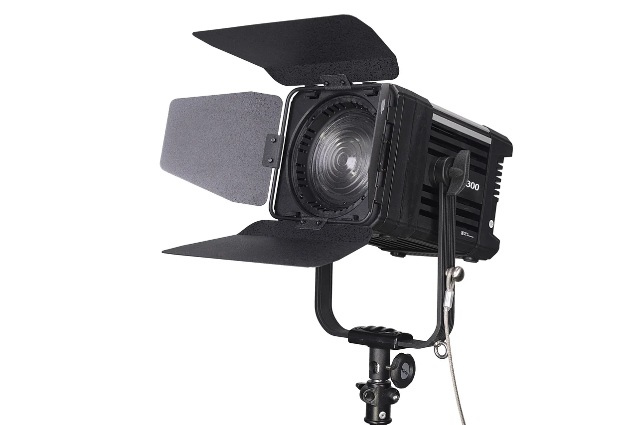 LEDGO LG-D1200M 120W LED Fresnel Studio Light with DMX control