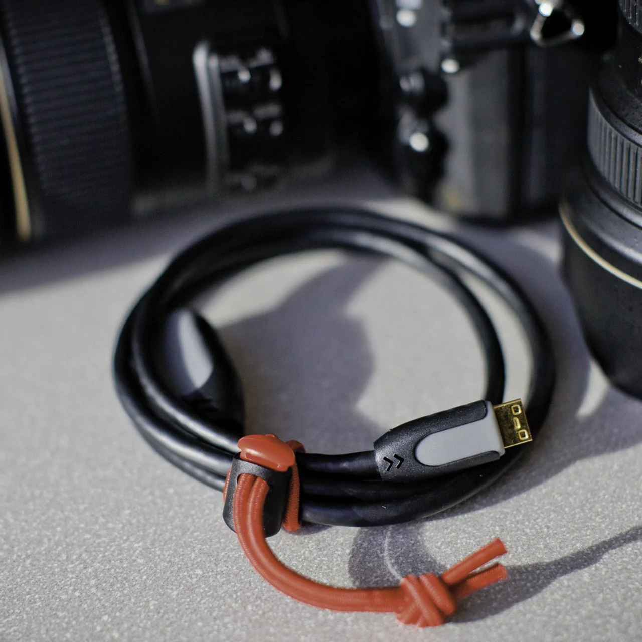 Think Tank Photo Red Whips Bungie Cable Ties V2.0 - Image 6