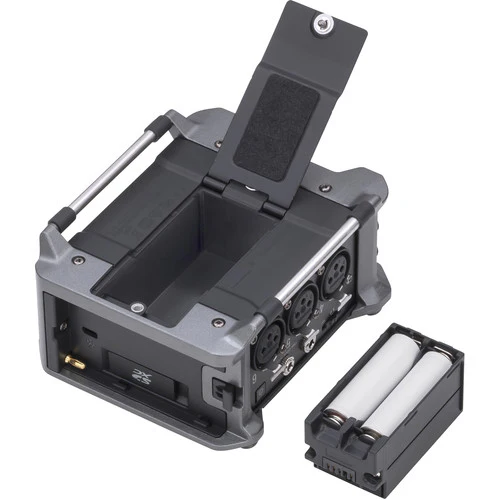 Zoom F6 6-Input / 14-Track Multi-Track Field Recorder - Image 10